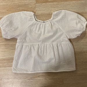 Women’s Old Navy white top size Large